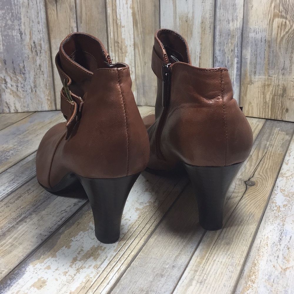 🍁 Bandolino Women’s Ankle Boot, Size 6.5 - Picture 6 of 8